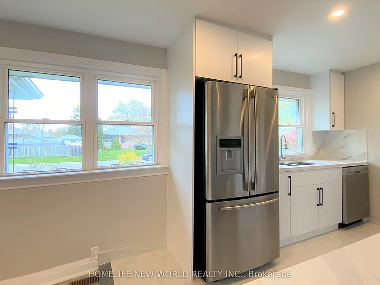 176 Eastdale St — Photo 7