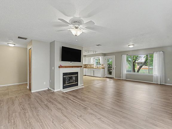 5th image of 3112 Valerie Dr