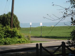 1962 Lagundovie Rd, Oregon, OH 43616