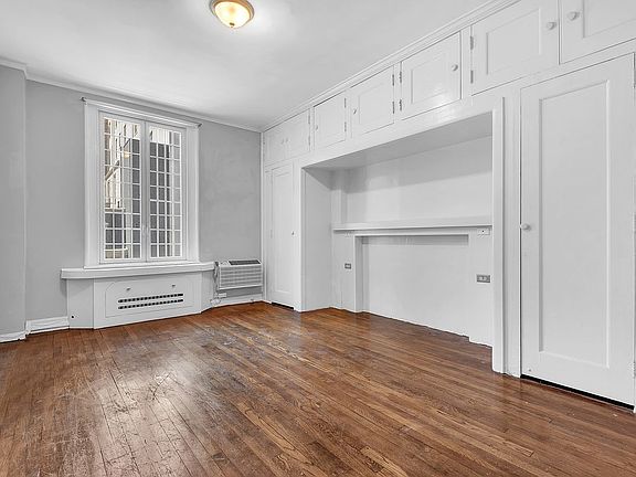 4th image of 163 E 60th St #5C