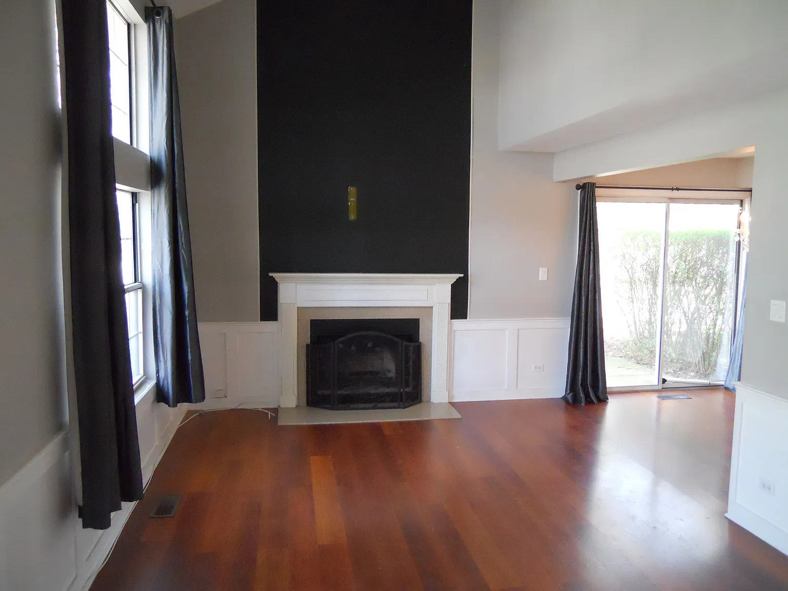 2 bed, 1.5 bath, 1133 sqft, $2,300 — Photo 2