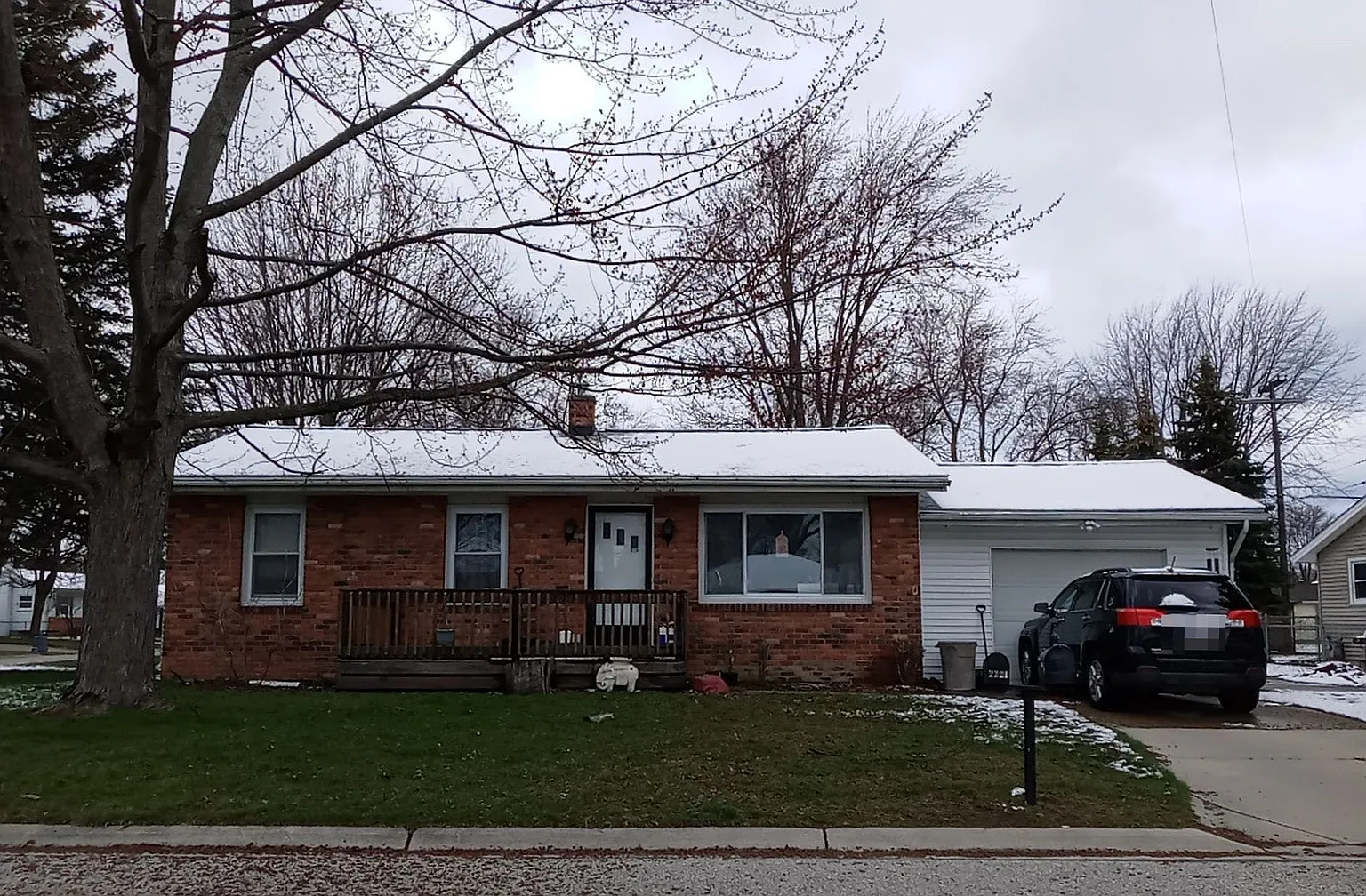 2219 Elmwood St photo 1