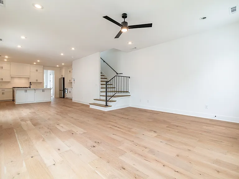 1316 S College Ave — Photo 11