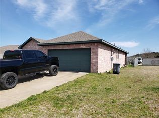 1208 Parlay Cir, Dallas, TX 75211