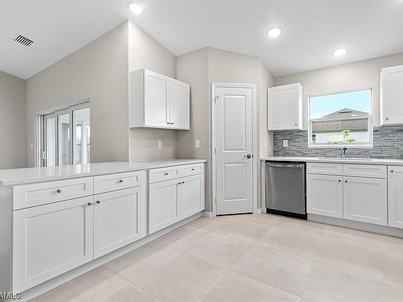 5th image of 1233 NW 12th Pl