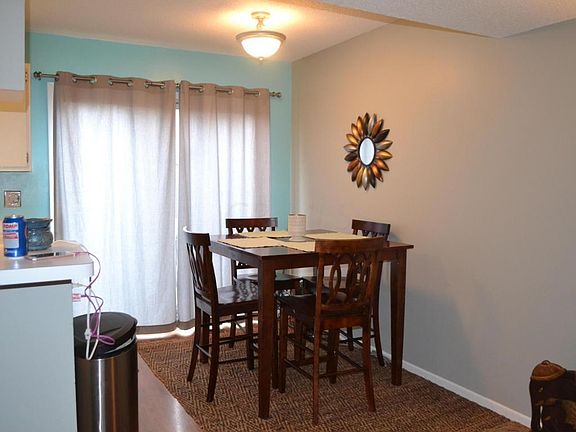 4th image of 5023 Stoneybrook Blvd