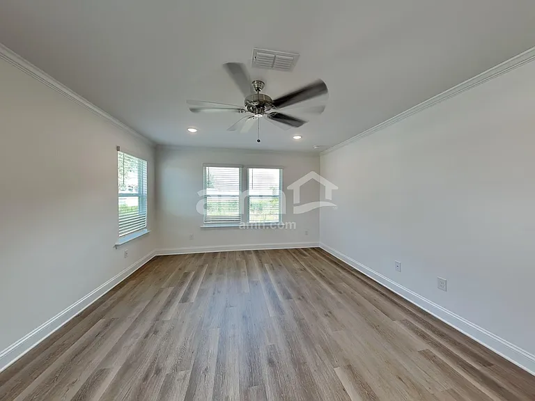 1015 Bevington Dr — Photo 9