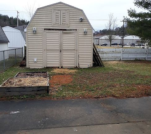 4th image of 1903 Niagara St