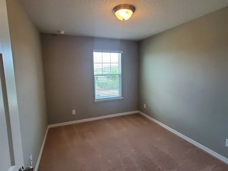 8404 Iron Mountain Trl — Photo 12