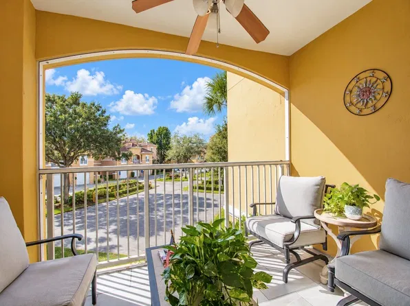 5050 Fairways Cir APT E207, Vero Beach, FL 32967