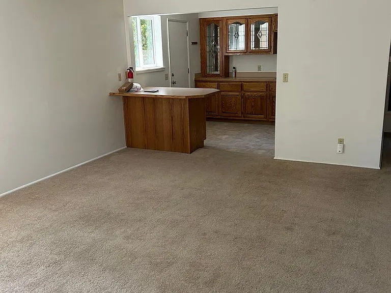 329 W Oak Ave — Photo 8