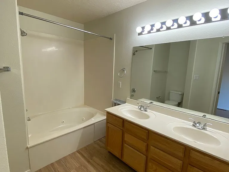 4328 Altura Vista Ln NE — Photo 12