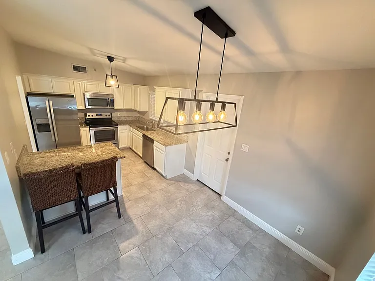 3612 Surrey Dr — Photo 7