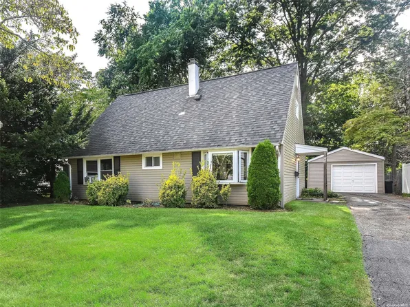 20 Robert Road, Glen Cove, NY 11542