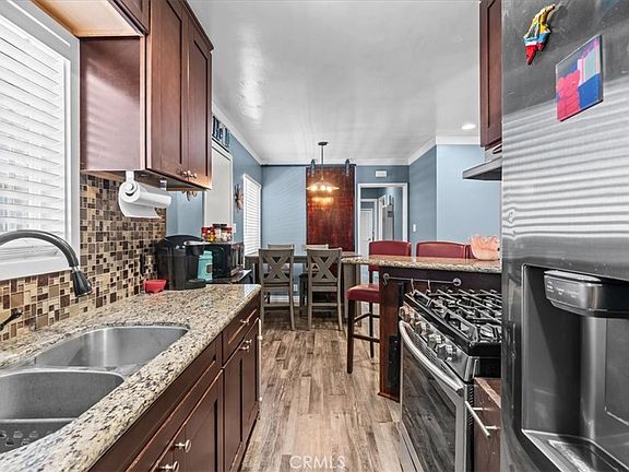 2nd image of 407 E Sunset St