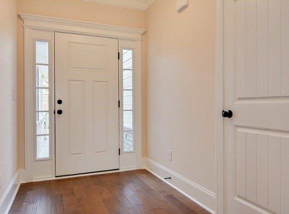 3rd image of 215 Carlow Dr