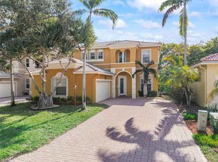 5859 NW 119th Dr, Coral Springs, FL 33076