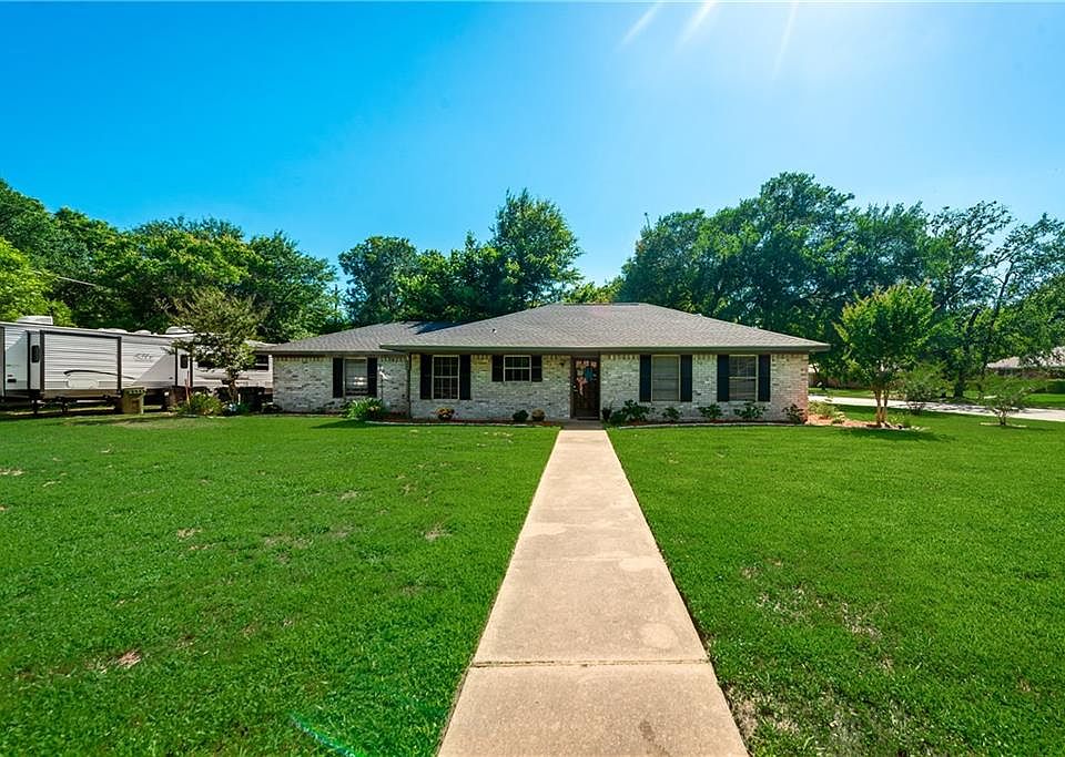 1st image of 3012 Purdue Dr