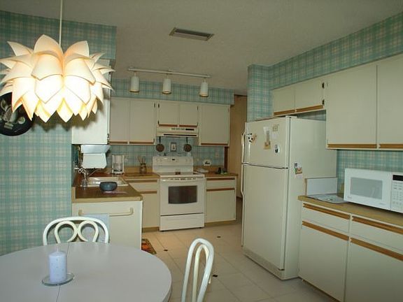 Kitchen with Breakfast Nook