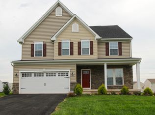 65 Fox Hollow Dr, Gilbertsville, PA 19525