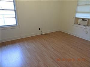 2nd image of 5 17th Ave N