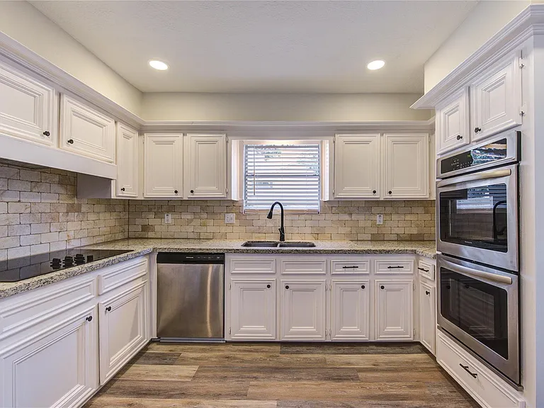 9115 Taidswood Dr — Photo 19