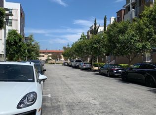 504 E Jeanette Ln, Santa Ana, CA 92705