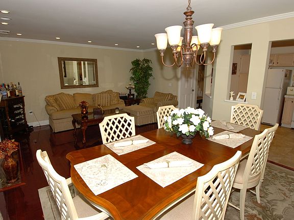 5th image of 9 Oakmont Ln