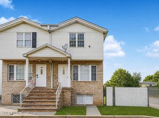 15 Gloria Ct, Staten Island, NY 10302
