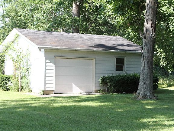Unattached garage 24x24 