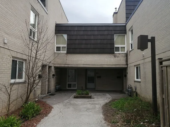 23 Four Winds Dr #14, Toronto, ON M3J 1K7