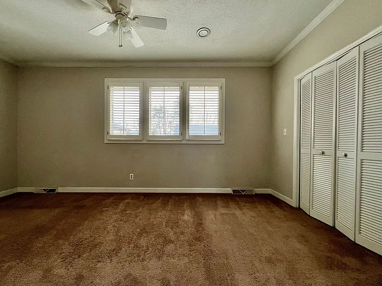 207 Forest View Ct — Photo 28