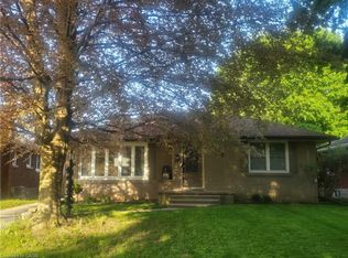 6902 Dell Ave, Niagara Falls, ON L2G 4V8