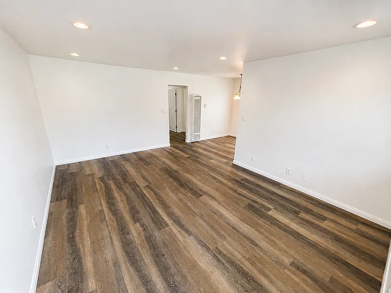Casa Madrid Apartments — Photo 3