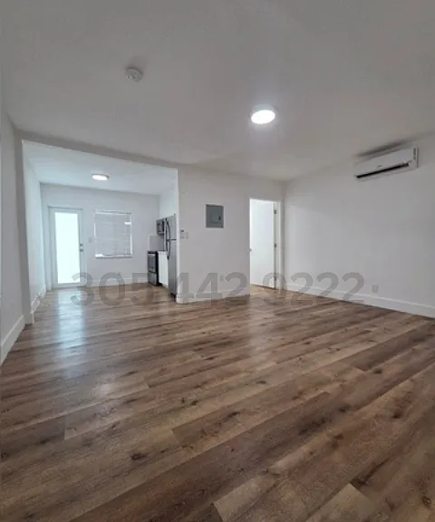 1650 SW 3rd St #3 — Photo 4