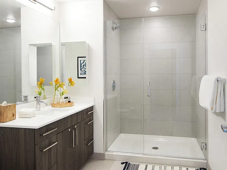 One-Bedroom Bathroom