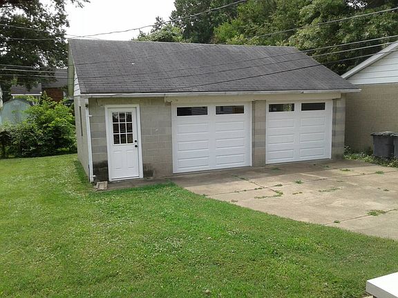 2nd image of 1907 E Chandler Ave #A