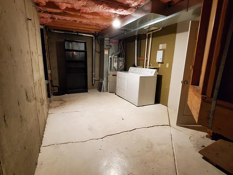 133 Blue Spruce Ct — Photo 33