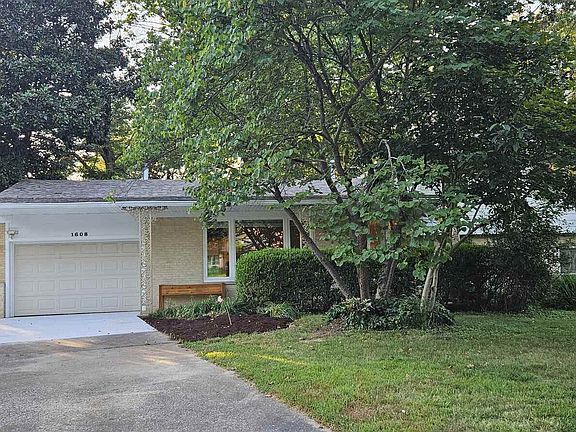 2nd image of 1608 W Briarwood Dr