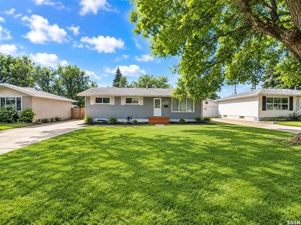 2320 Preston AVENUE S, Saskatoon, SK S7J 2E9