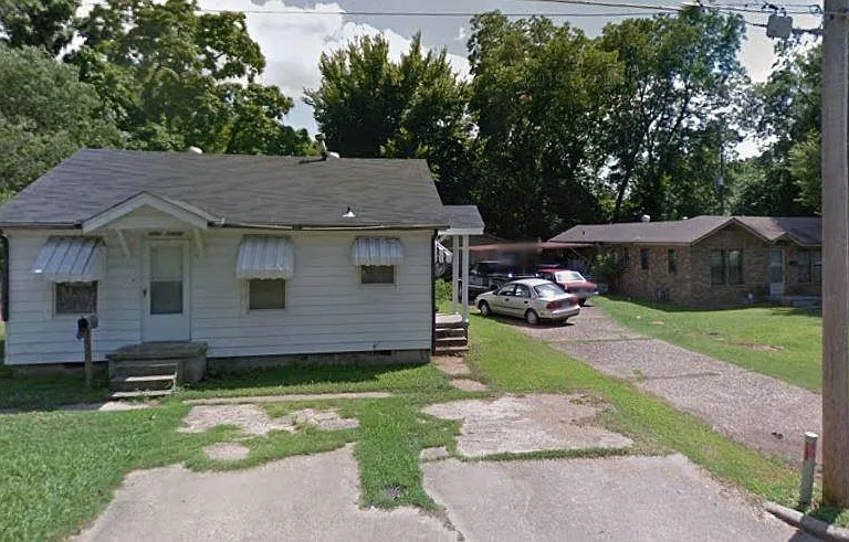 4900 Atkins St — Photo 2