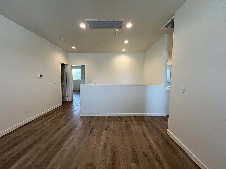 1715 Terrace Hill Dr — Photo 23