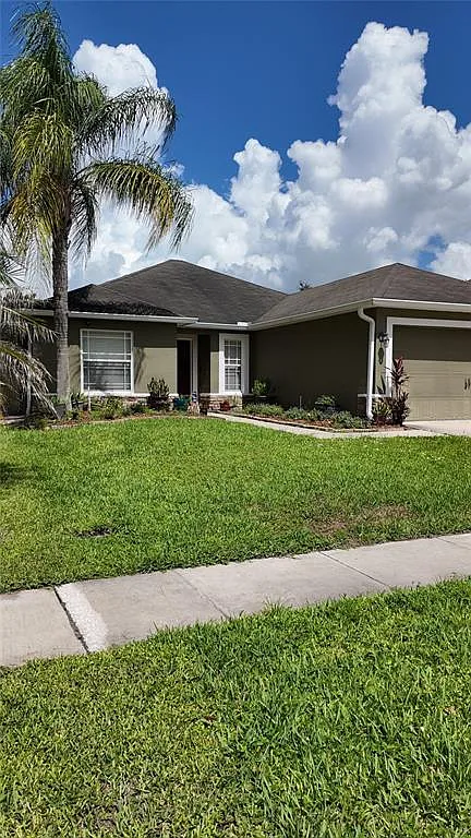 3 bed, 2.0 bath, 1557 sqft, $2,300 — Photo 3