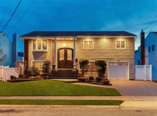 3052 Seaview Ln, Bellmore, NY 11710