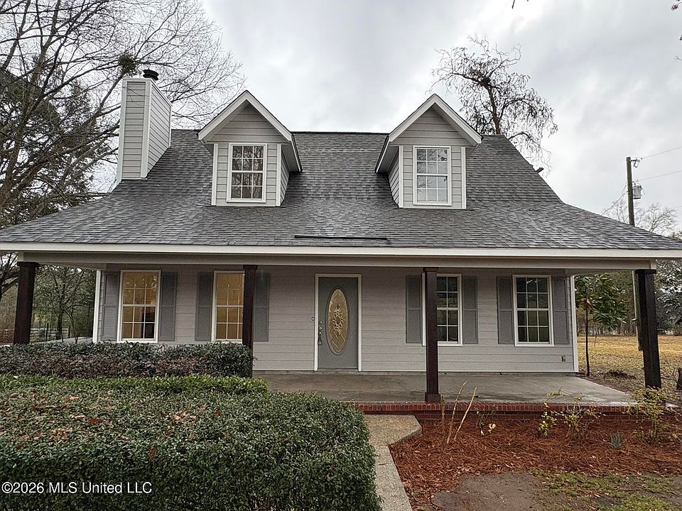 1st image of 182 Blue Lakes Dr