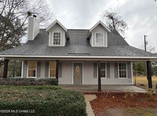 182 Blue Lakes Dr, Lucedale, MS 39452