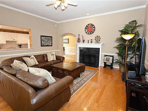 5th image of 2851 Martina Dr