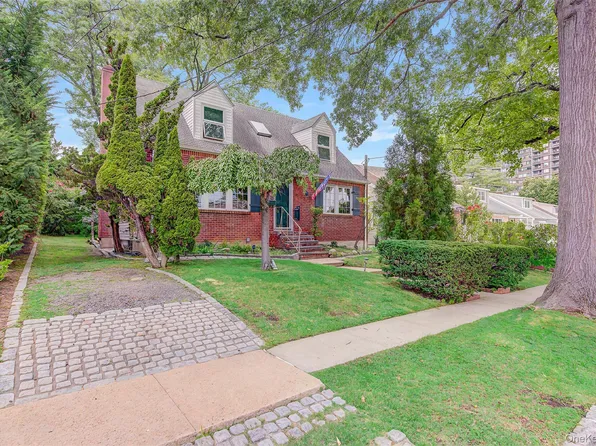 26-20 210th Place, Bayside, NY 11360