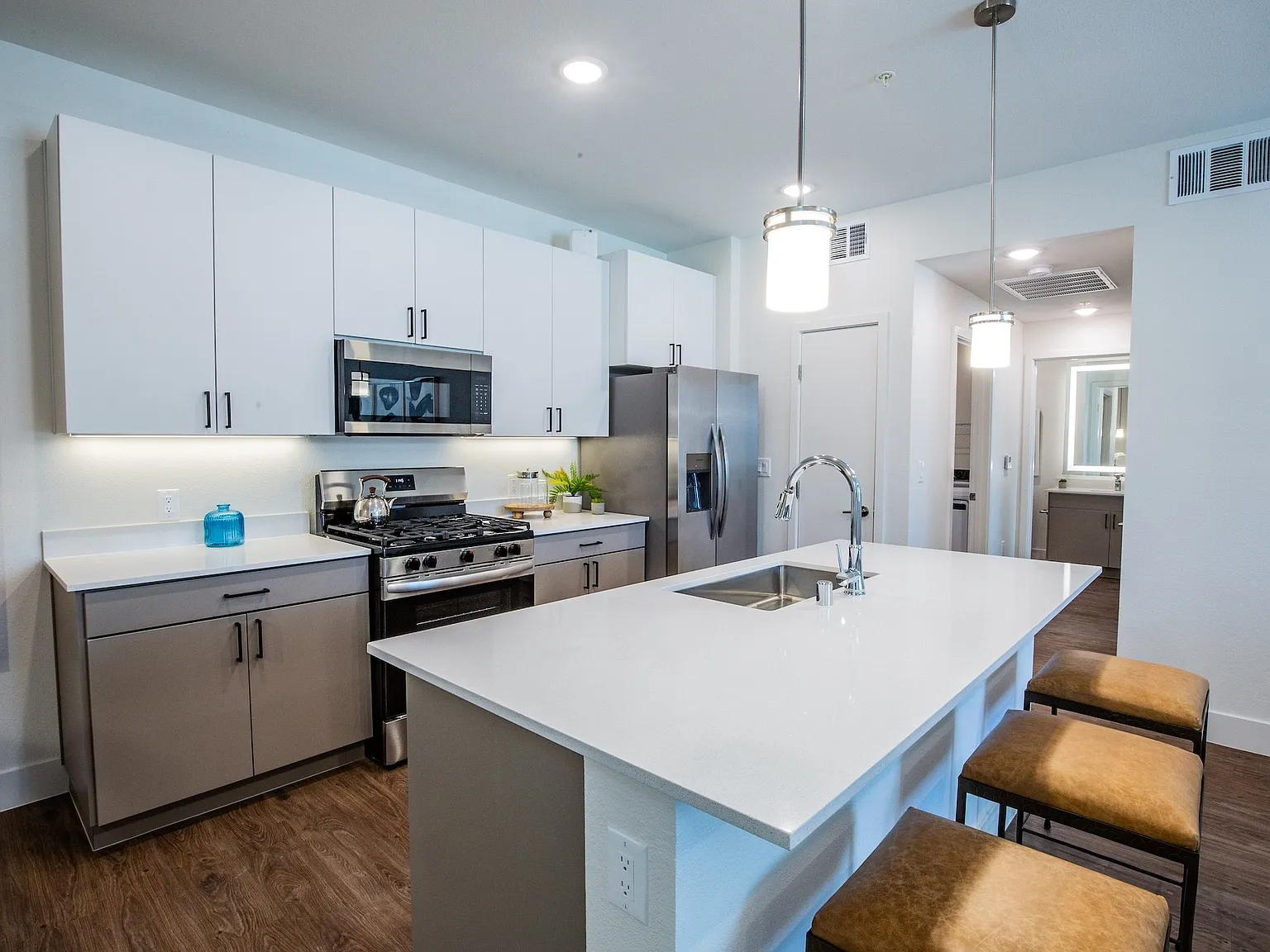North Ridge — Photo 1