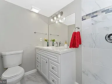 10704 Woodlawn Blvd — Photo 3